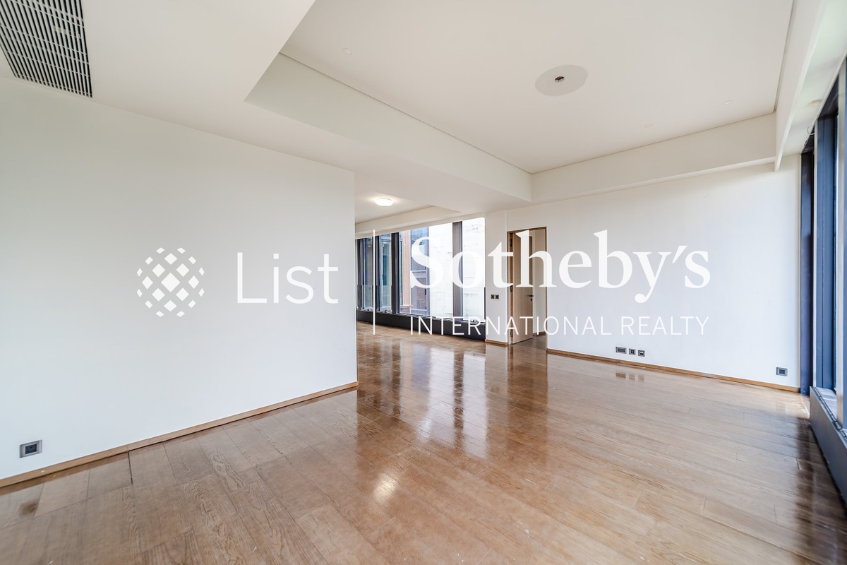 No. 11 Ching Sau Lane 靜修里11號 | Living and Dining Room