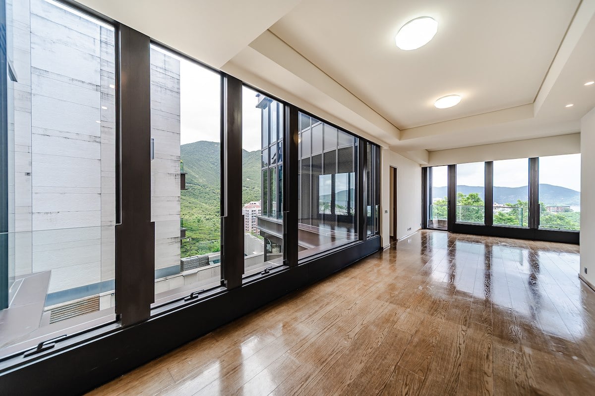 No. 11 Ching Sau Lane 靜修里11號 | Living and Dining Room