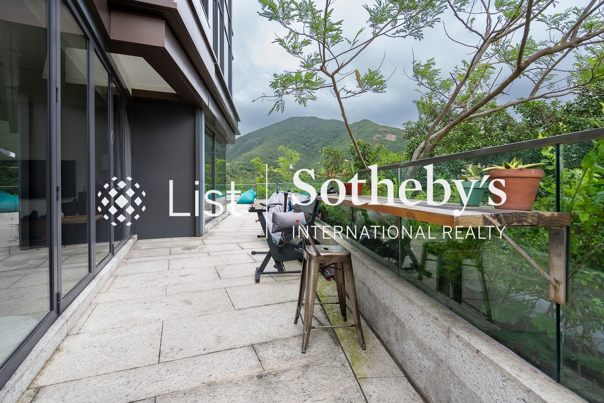 No. 11 Ching Sau Lane 靜修里11號 | First Private Terrace off Living and Dining Room