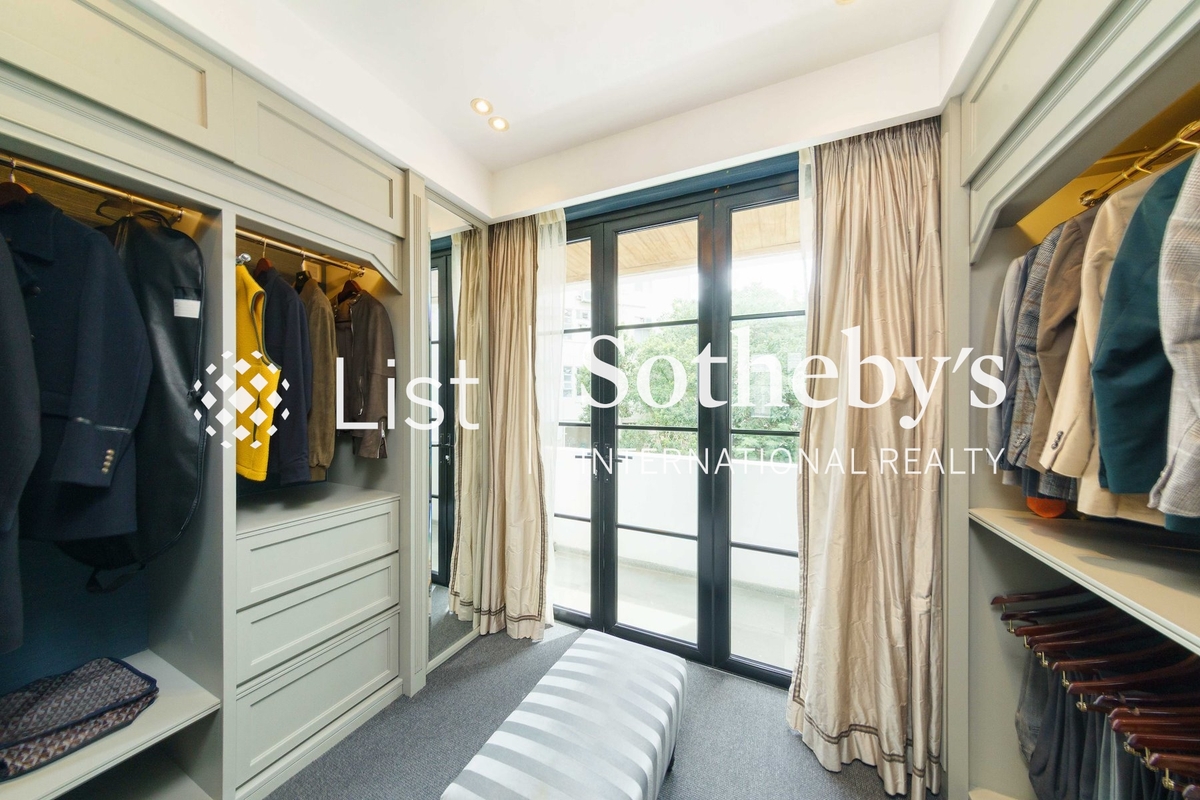 Consort Rise 金粟街 | Walk-in Closet in Second En-suite Bedroom 