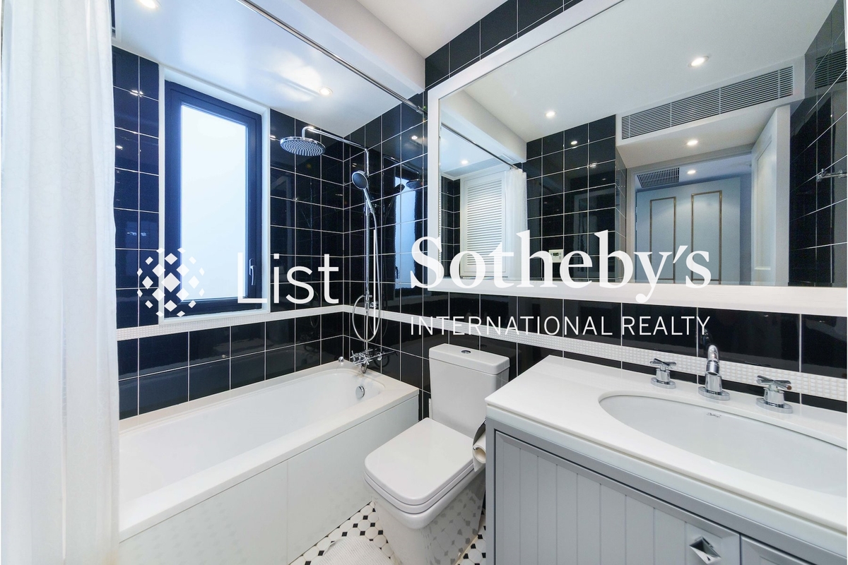 Consort Rise 金粟街 | Fourth En-suite Bathroom