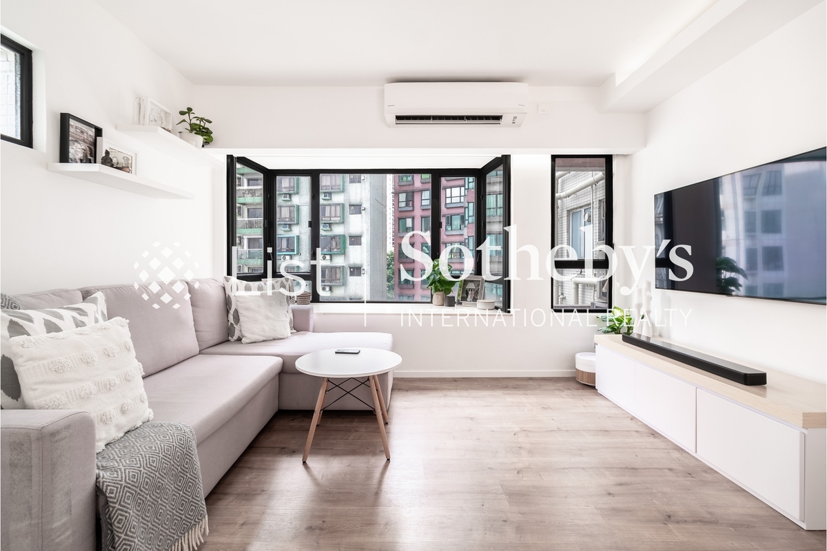 Kam Ning Mansion 金寧大廈 | Living Room Area