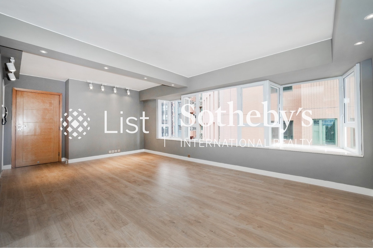 Kam Ning Mansion 金寧大廈 | Living and Dining Room