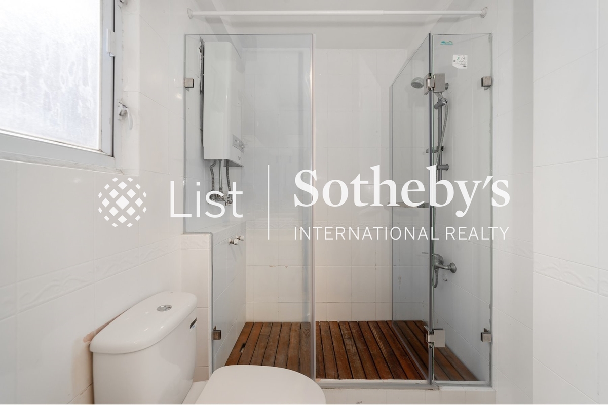 Kam Ning Mansion 金寧大廈 | Guest Bathroom 