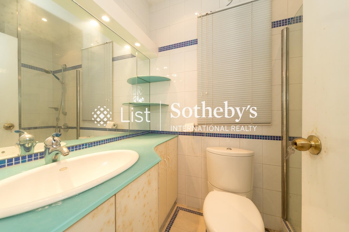 No. 5 Wiltshire Road 渭州道5號 | Guest Bathroom