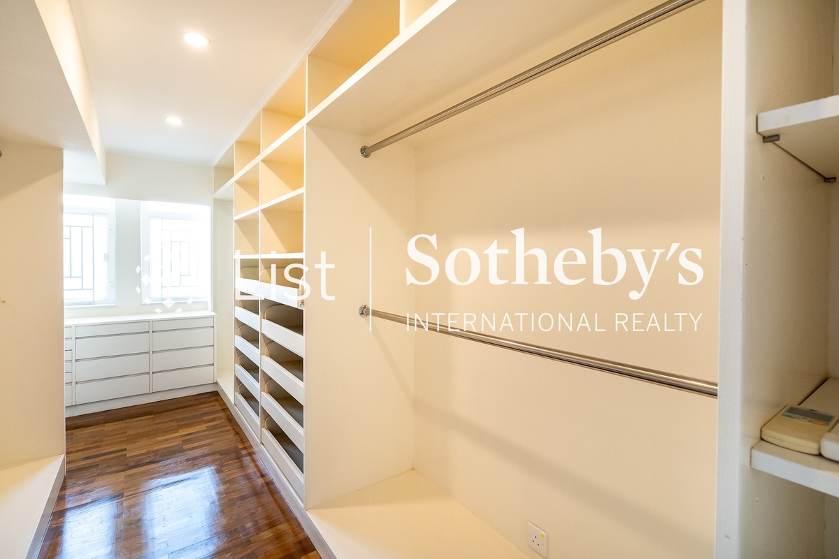 Tung Tau Wan Road 東頭灣道 | Walk-in Closet in Master Bedroom 