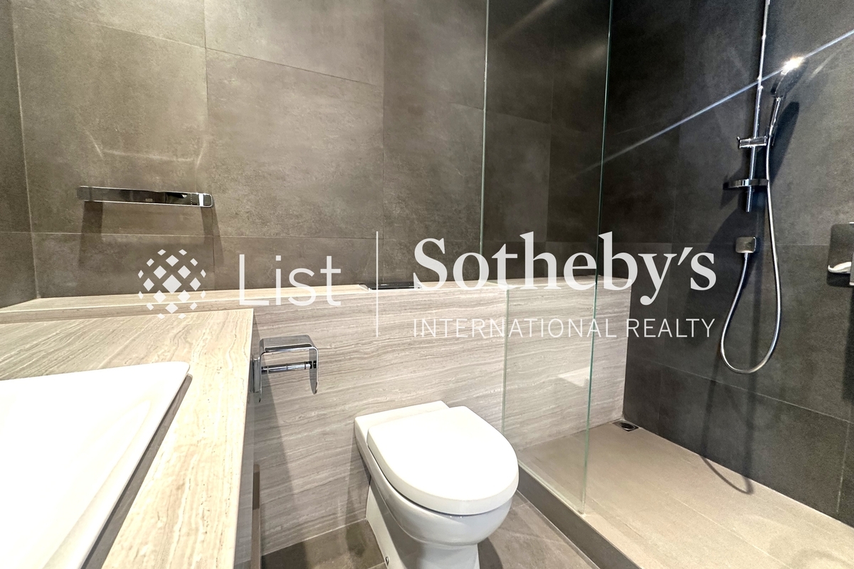 No. 15 Ho Man Tin Hill 灏畋峰 | Second guest bathroom bathroom