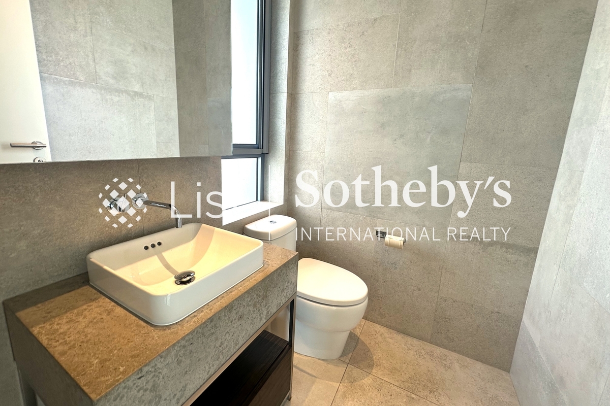 No. 15 Ho Man Tin Hill 灏畋峰 | Guest Bathroom