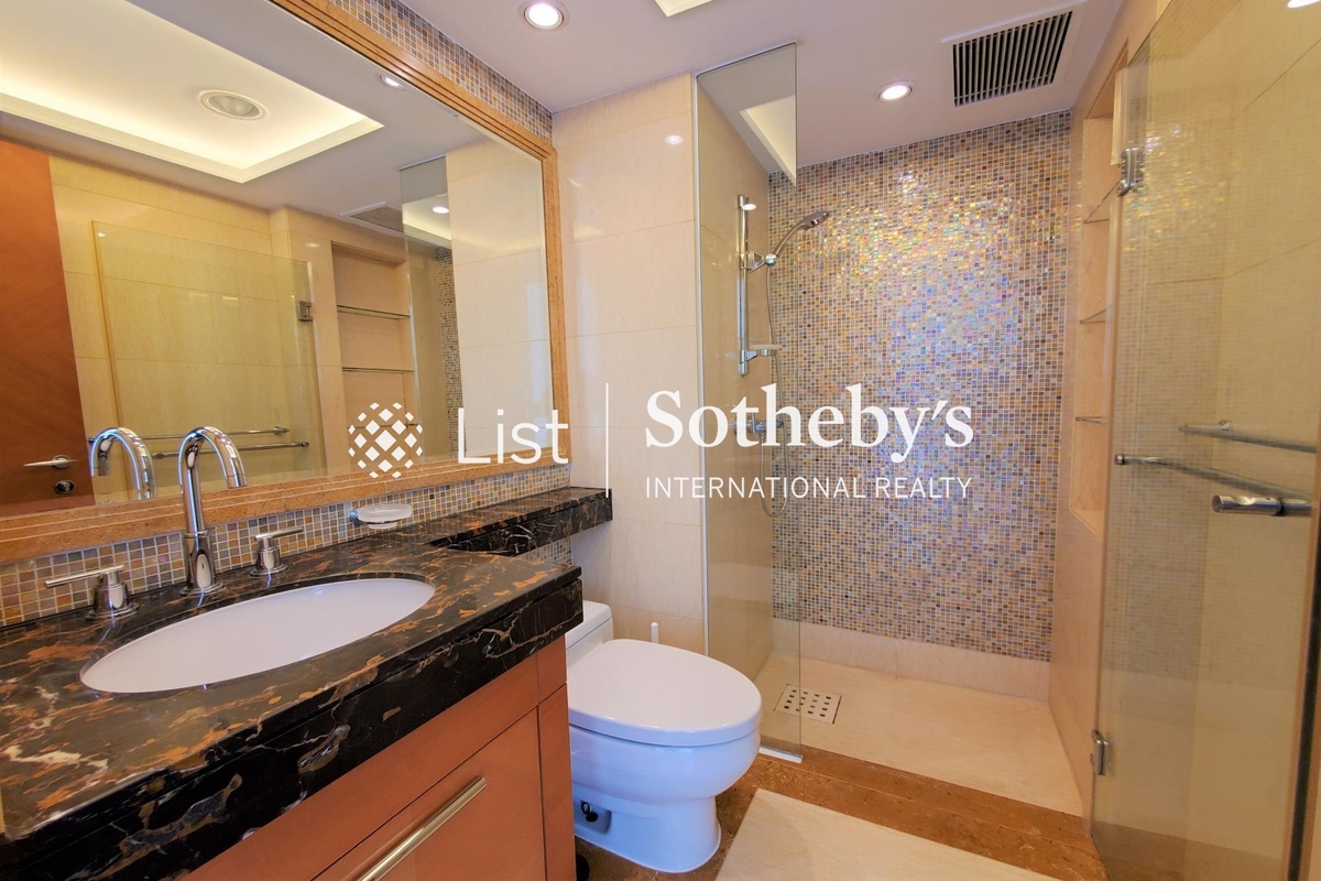 No. 15 Ho Man Tin Hill 灝畋峰 | Second En-suite Bathroom