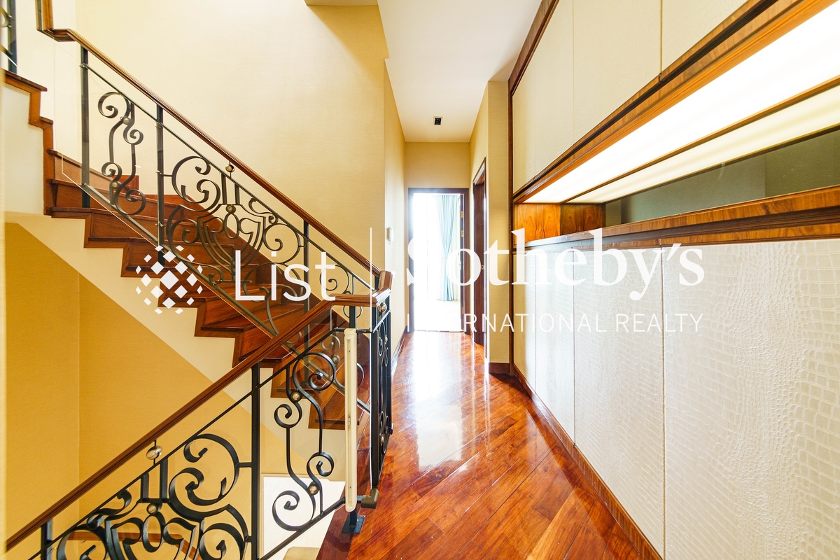 Mount Beacon 畢架山峰 | Internal Staircase