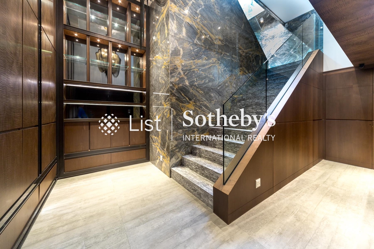 Mount Beacon 畢架山峰 | Internal Staircase