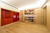 Mount Beacon 毕架山峰 | Family Room