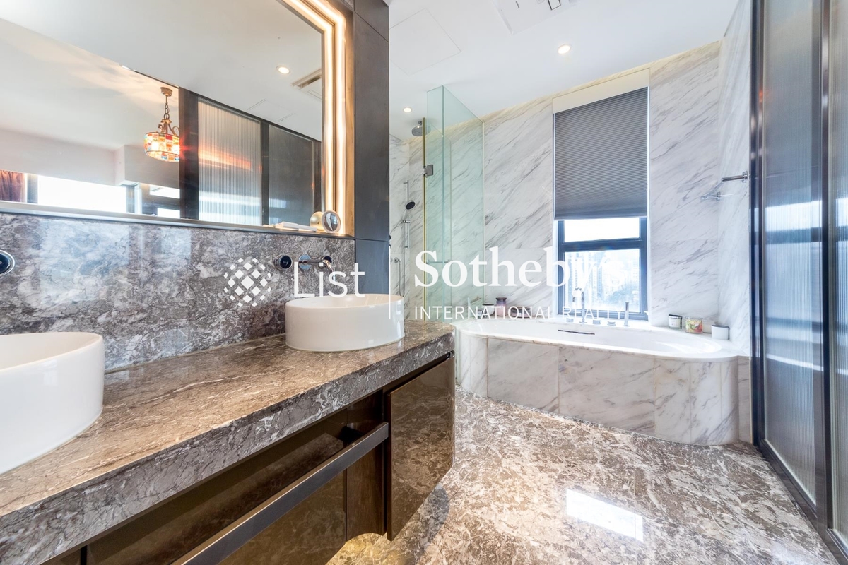 Dunbar Place Dunbar Place | Master Bathroom