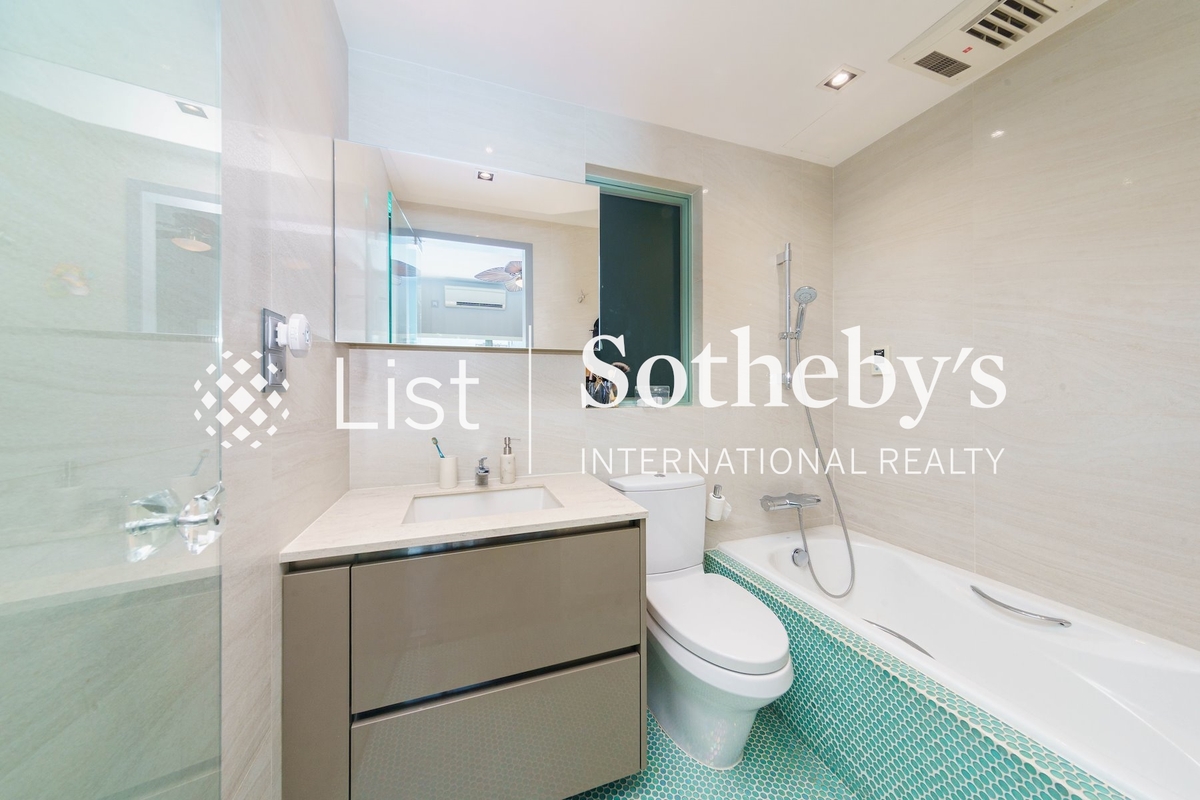 The Victoria Towers 港景峰 | Master Bathroom