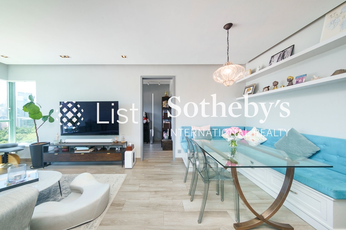 The Victoria Towers 港景峰 | Living and Dining Room