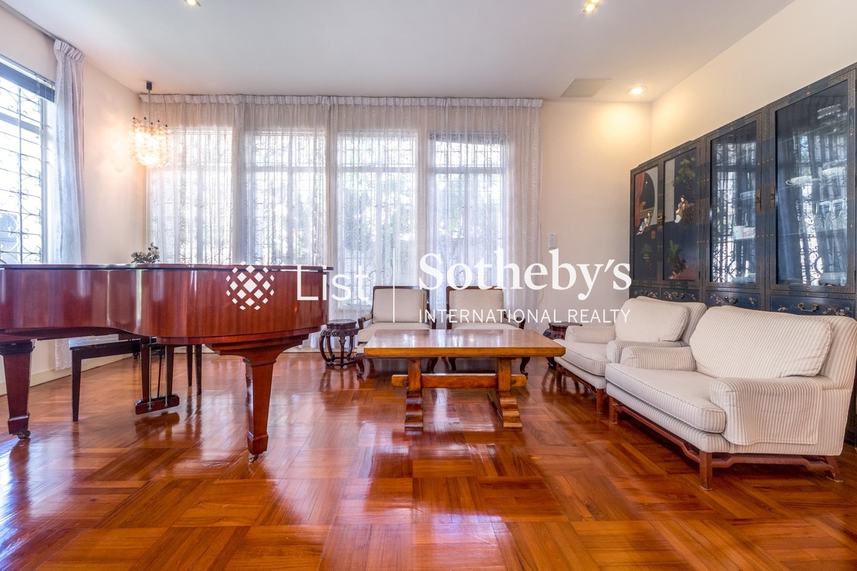 Essex Crescent Detached House 雅息士道 | Family Room