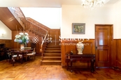 Essex Crescent Detached House 雅息士道 | Foyer