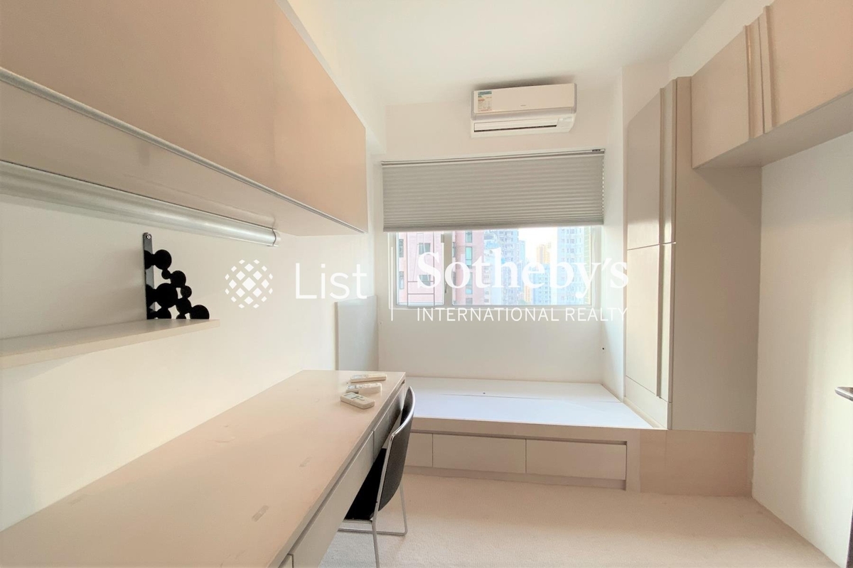 Silver Star Court 銀星閣 | Third Bedroom