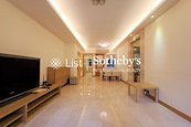 Silver Star Court 銀星閣 | Living and Dining Room