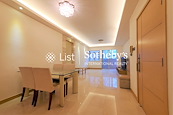 Silver Star Court 銀星閣 | Living and Dining Room