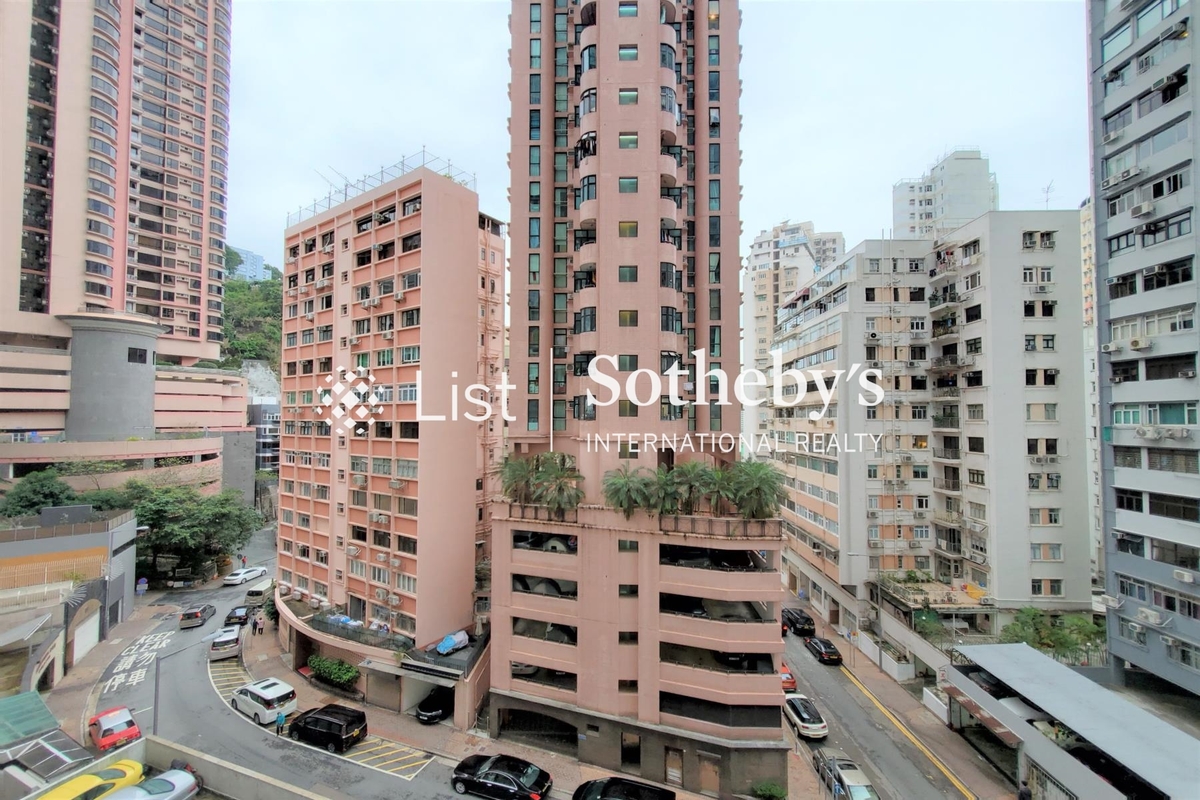 Silver Star Court 銀星閣 | View from Living and Dining Room