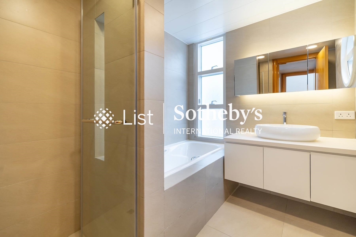 Fairwinds Fairwinds | Master Bathroom