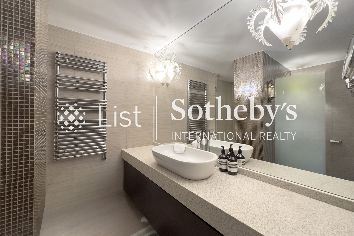 7 Fung Fai Terrace 凤辉台7号 | Master Bathroom