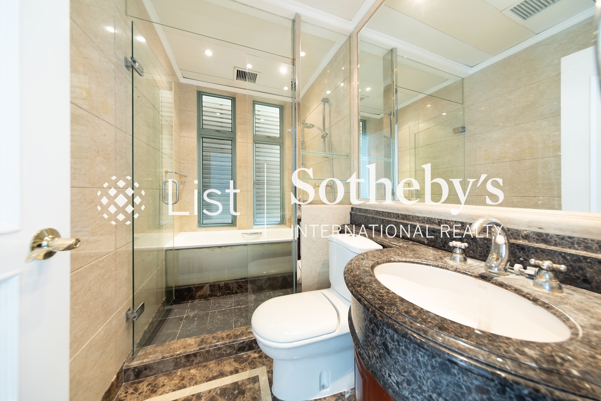 Three Bays Three Bays | Second En-suite Bathroom