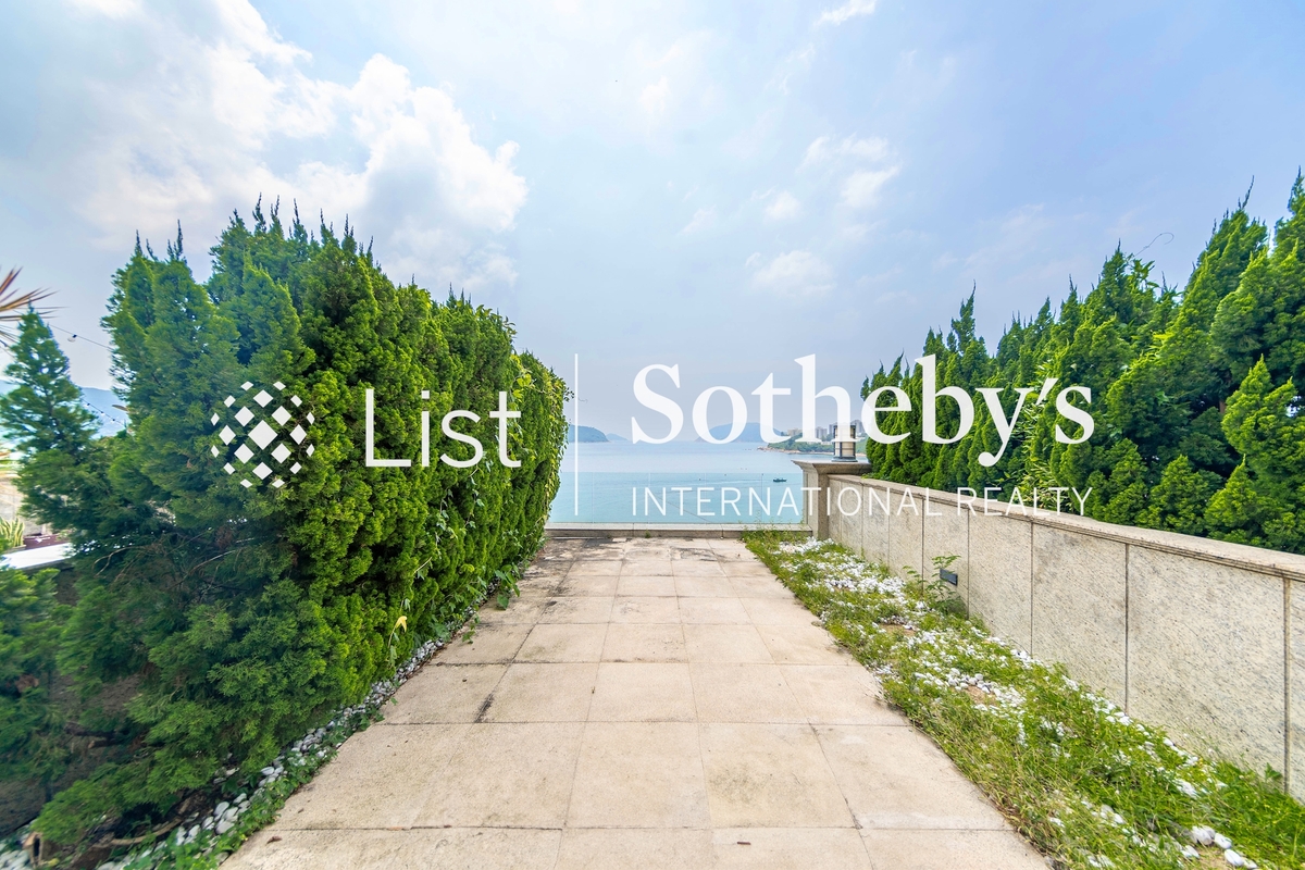 Three Bays Three Bays | Private Garden off Living Room