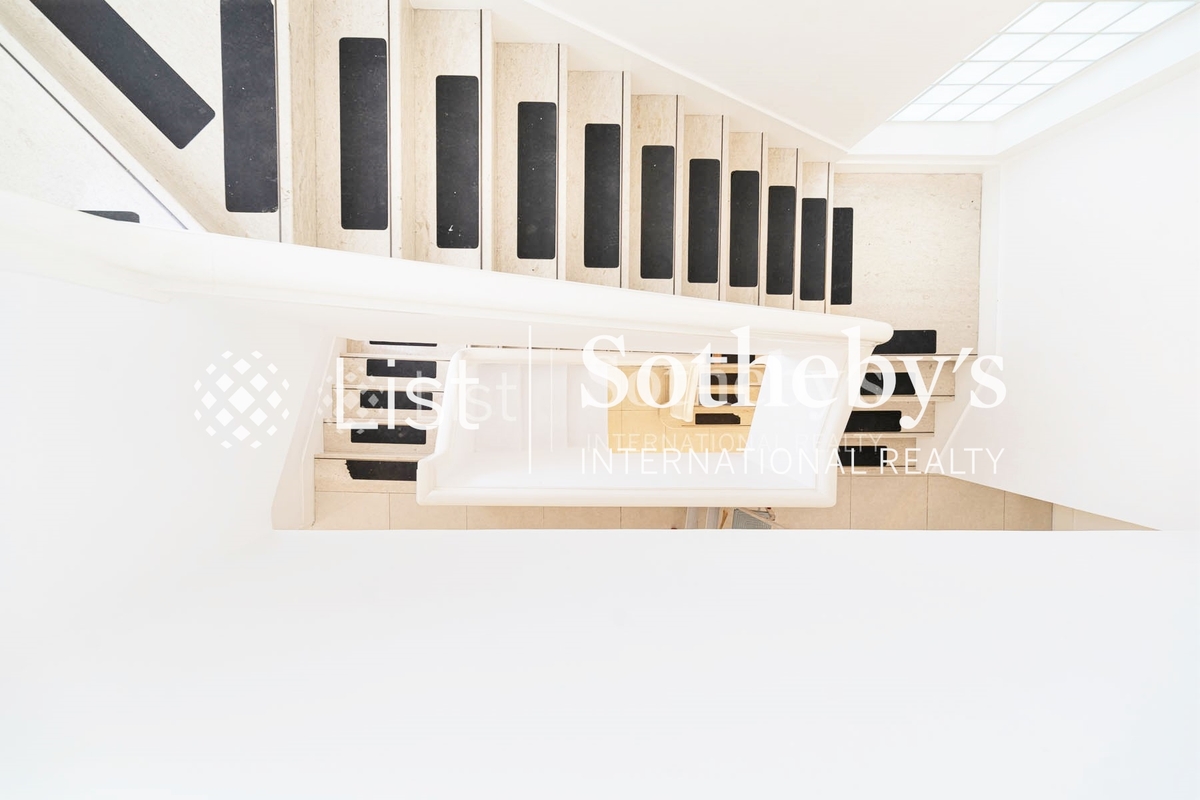 No. 10 Stanley Mound Road 赤柱崗道10號 | Internal Staircase