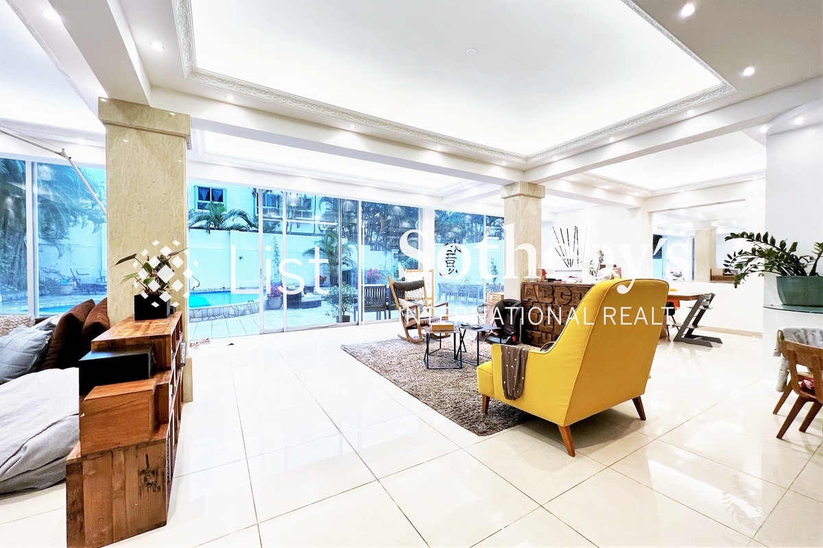 No. 10 Stanley Mound Road 赤柱崗道10號 | Living and Dining Room