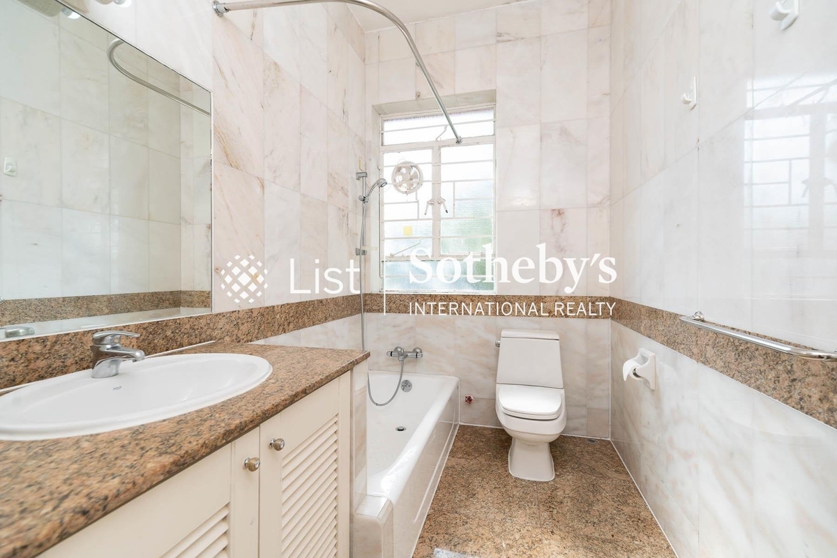 6-8 Stanley Village Road 赤柱村道6-8號 | Guest Bathroom