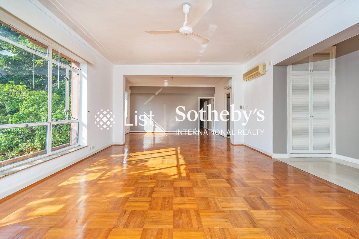 6-8 Stanley Village Road 赤柱村道6-8號 | Living and Dining Room