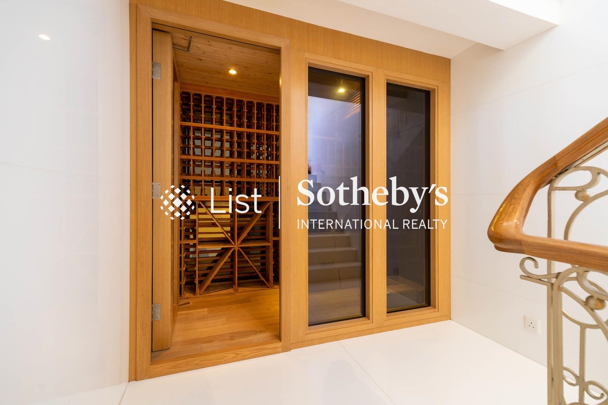 No. 32 Stanley Village Road 赤柱村道32號 | Wine Celler