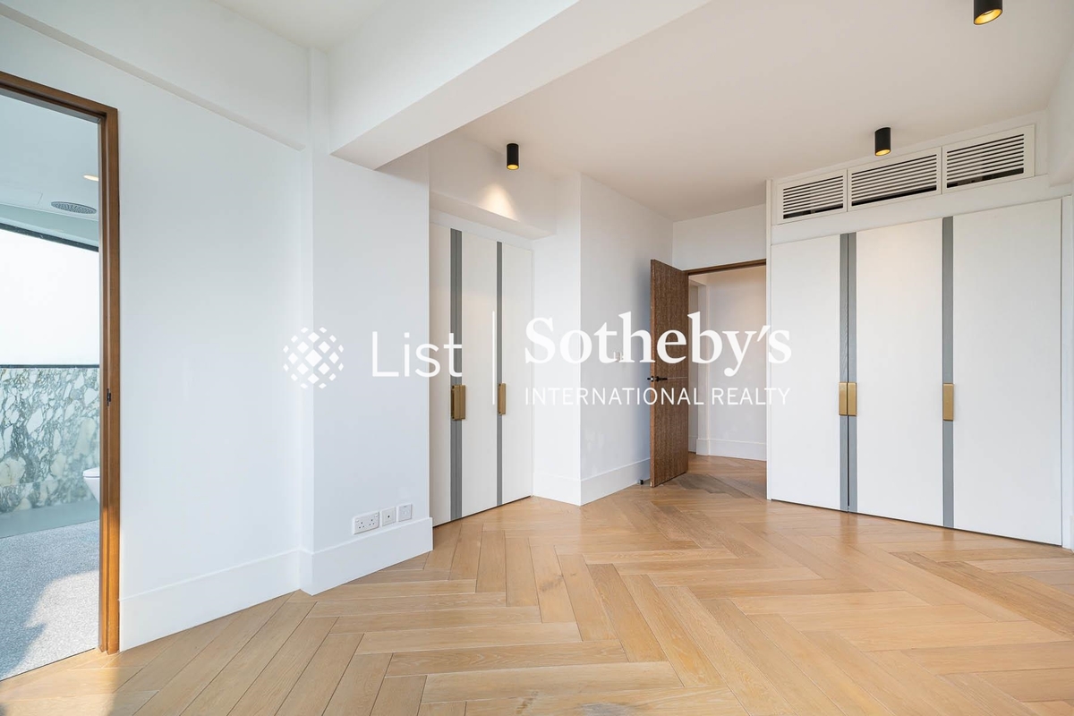 Tung Fat Building 同發大樓 | Master Bedroom