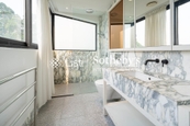 Tung Fat Building 同發大樓 | Master Bathroom