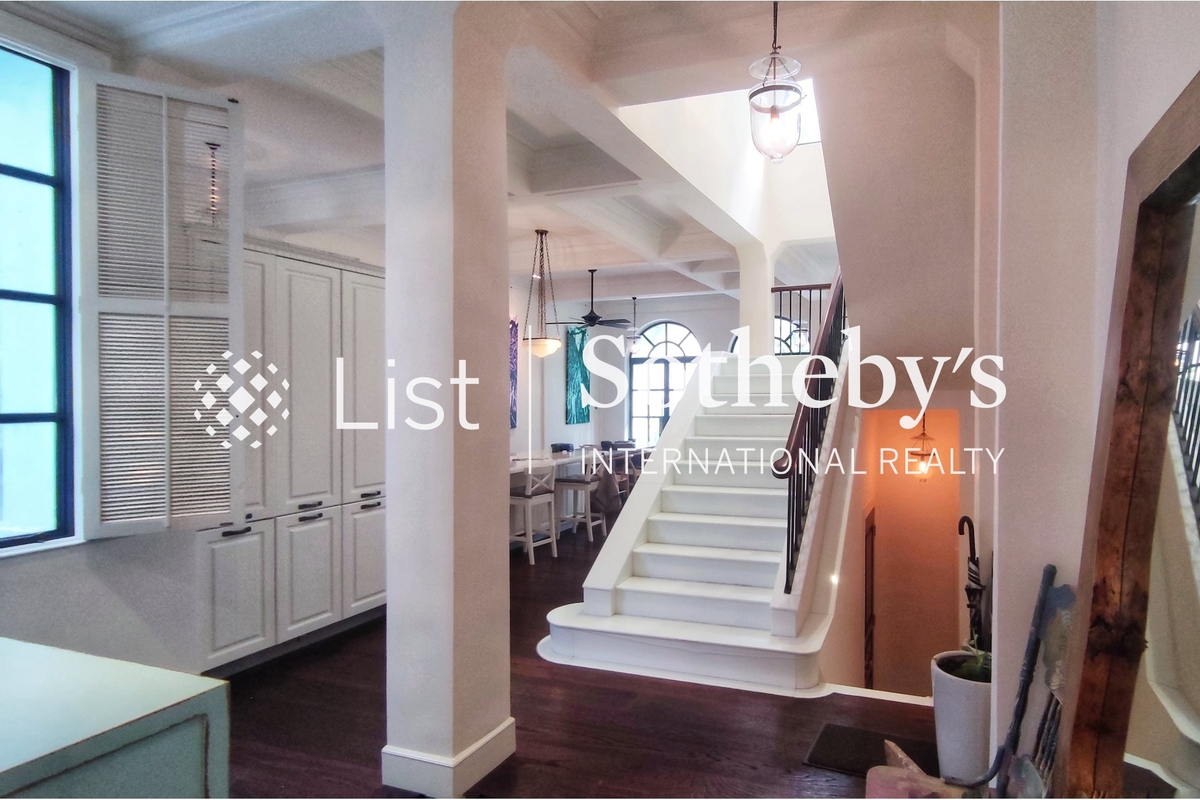 Bonham Road 般咸道 | Corridor