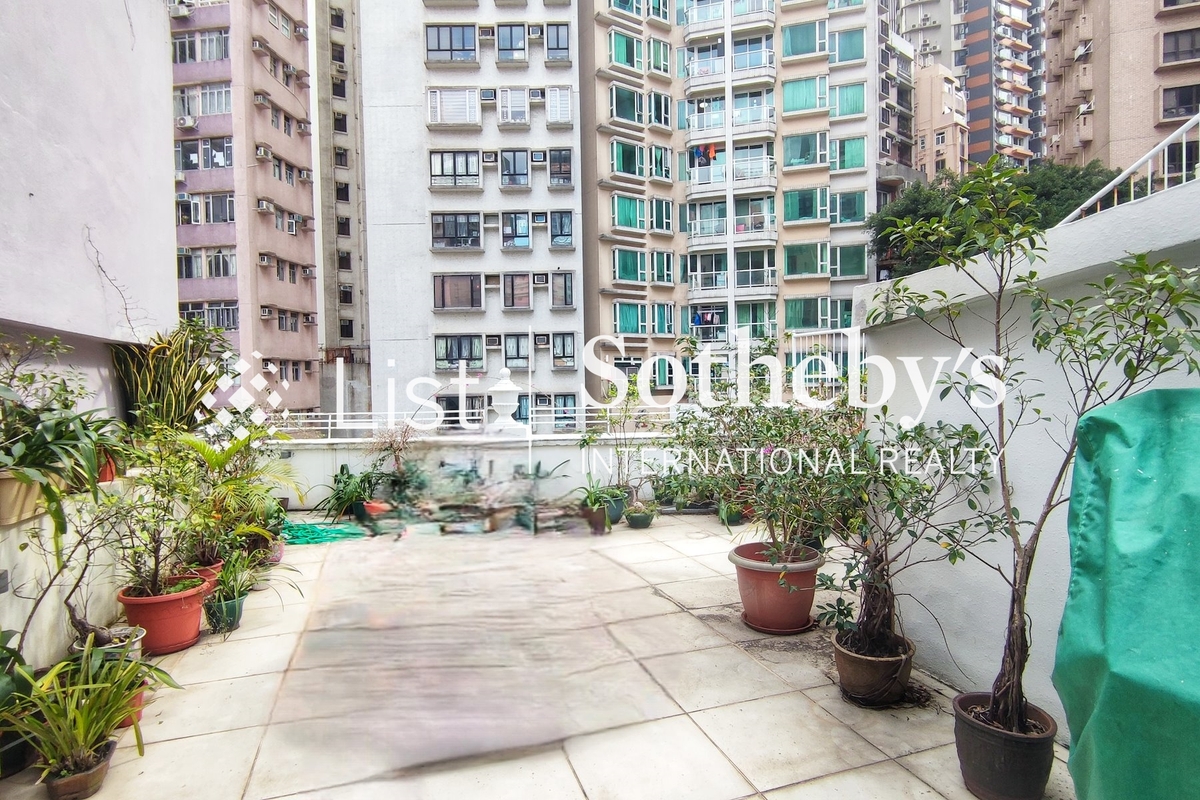 Bonham Road 般咸道 | Private Roof Terrace