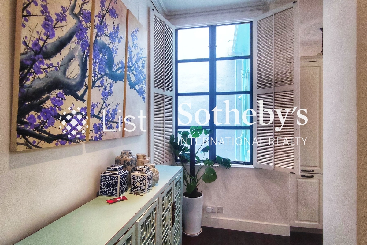 Bonham Road 般咸道 | Corridor