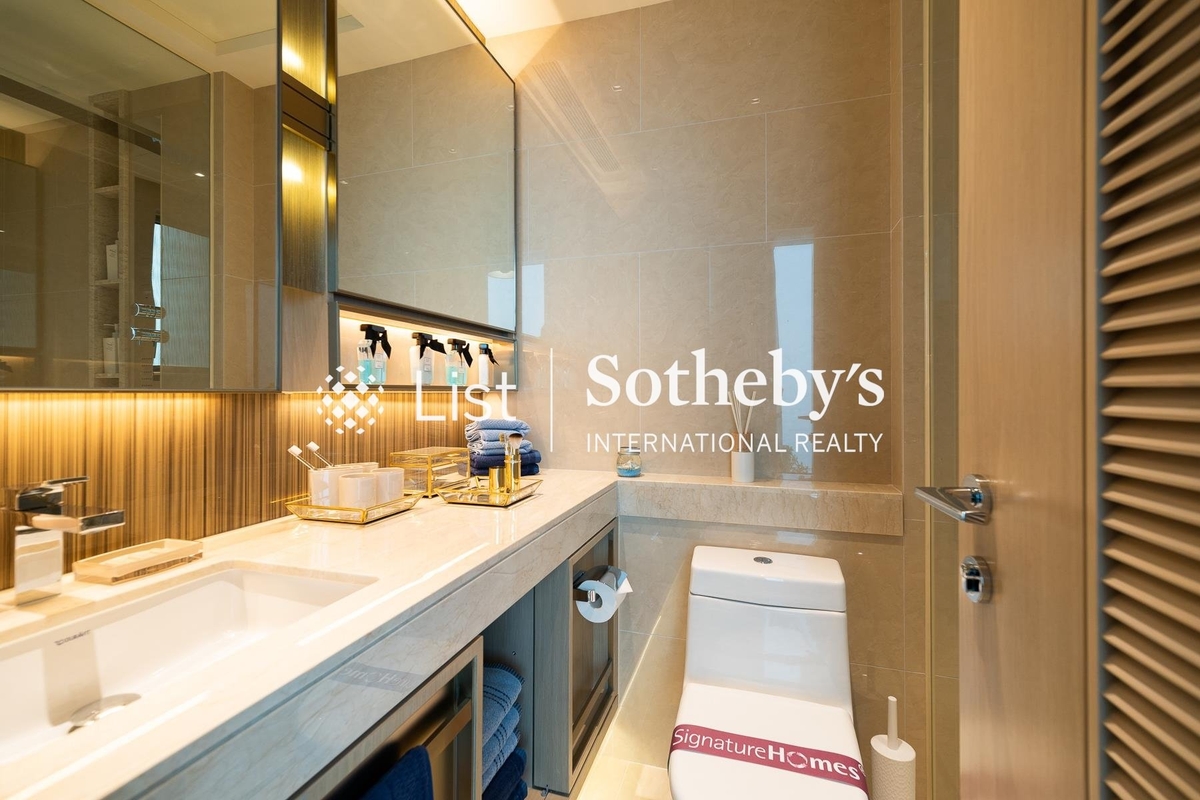 Townplace Kennedy Town Townplace Kennedy Town | Master Bathroom
