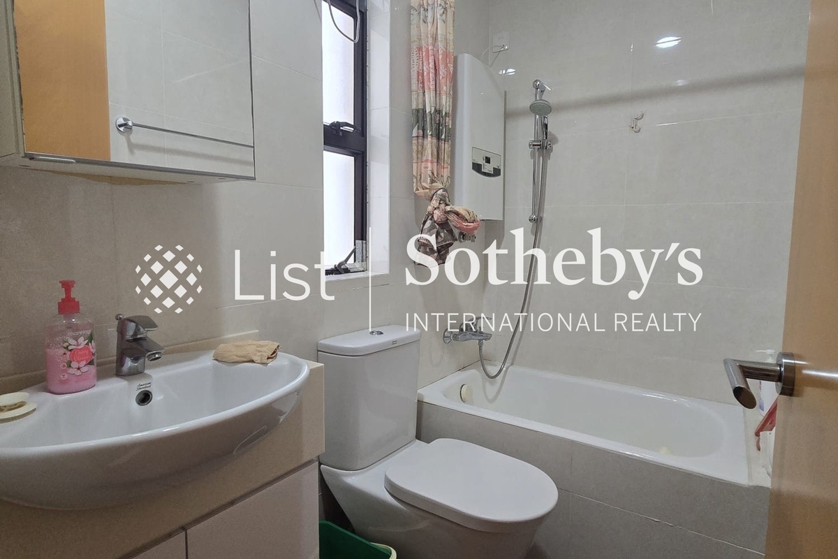 Dragon Centre 龙涛苑 | Bathroom