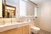 Colour By The River 御采河堤 | Guest Bathroom