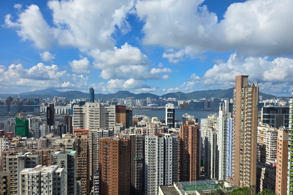 Sky Scraper 摩天大厦 | View from Living and Dining Room