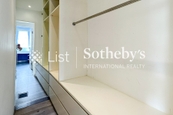Shan Kwong Towers 山光苑 | Walk-in Closet in Master Bedroom 