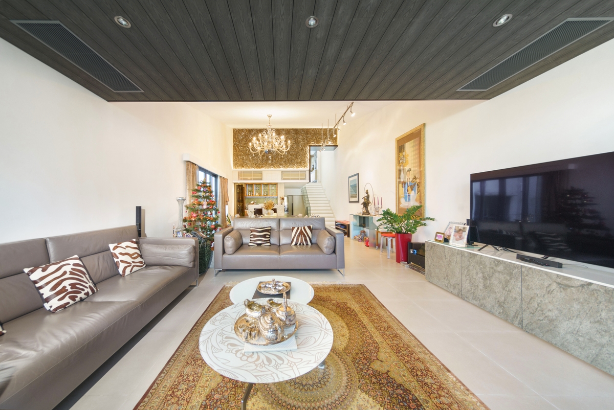 13-25 Ching Sau Lane 靜修里13-25號 | Living Room