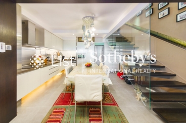 13-25 Ching Sau Lane 靜修里13-25號 | 