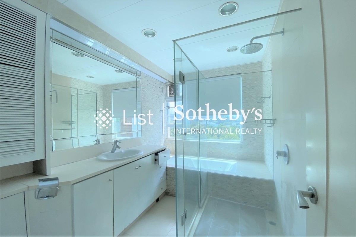 Ventura Villa 華慧苑 | Master Bathroom