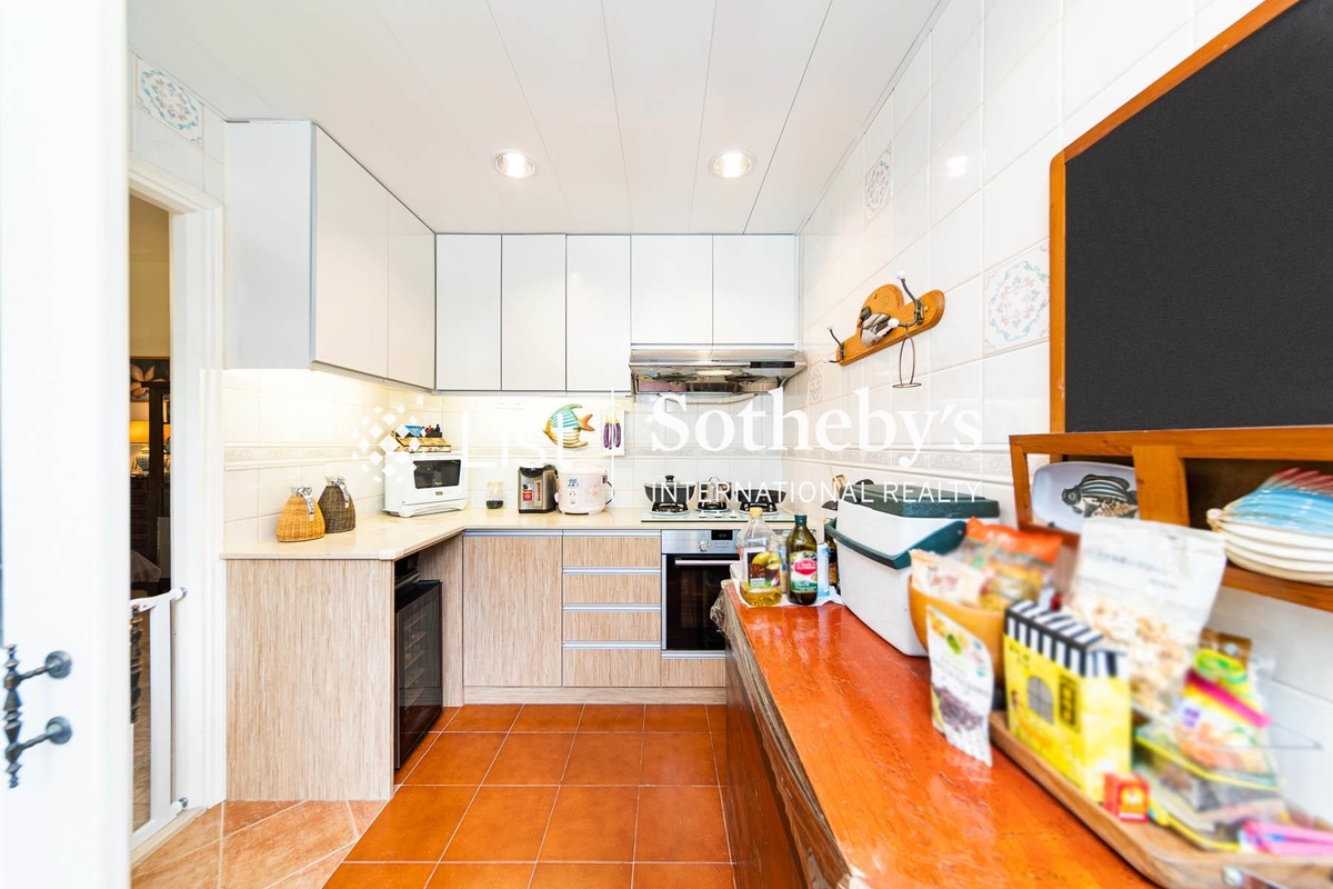 13-15 Northcote Close 羅富國徑13-15號 | Kitchen