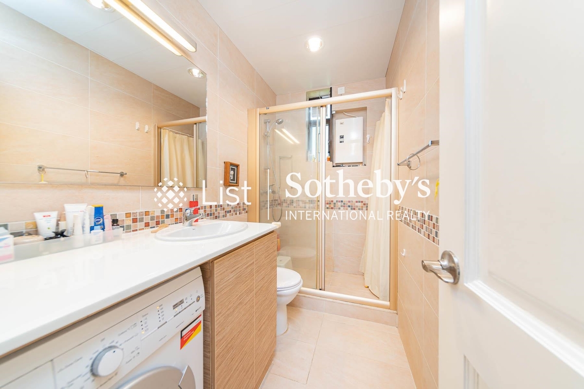 13-15 Northcote Close 羅富國徑13-15號 | Master Bathroom