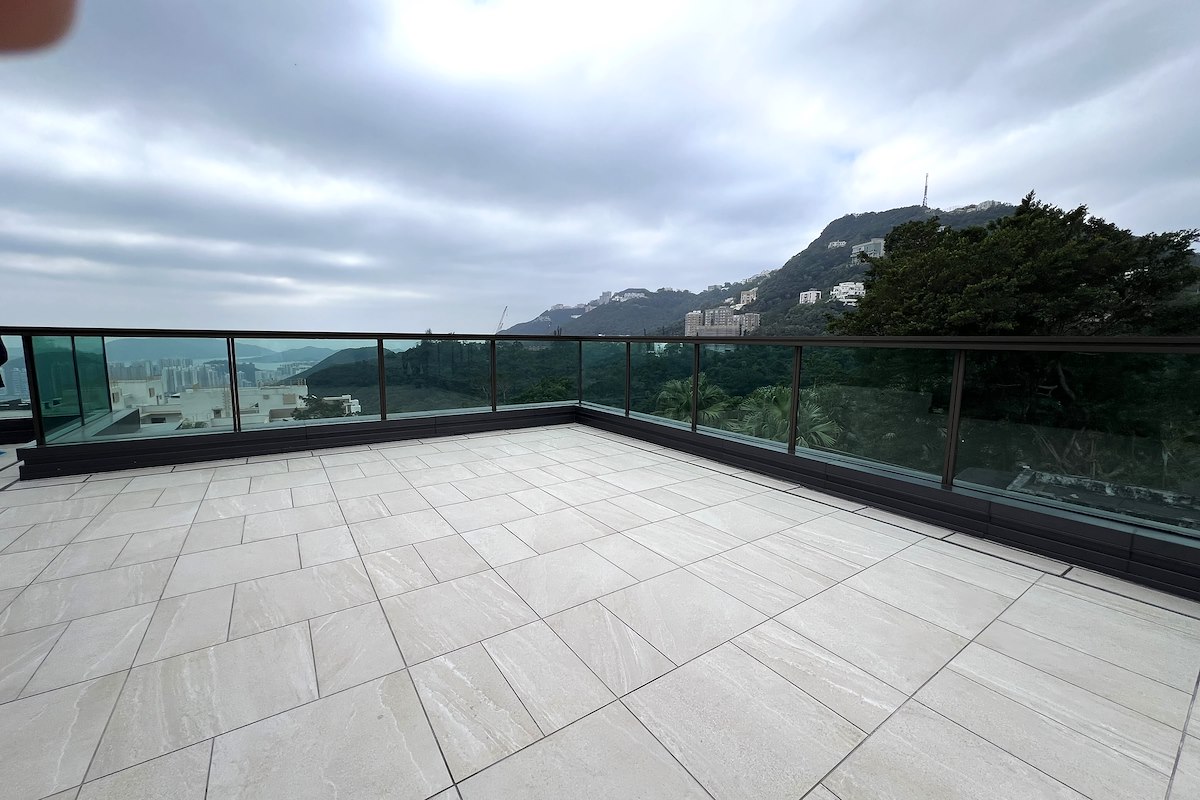 No. 9 Coombe Road 甘道9號 | Private Roof Terrace